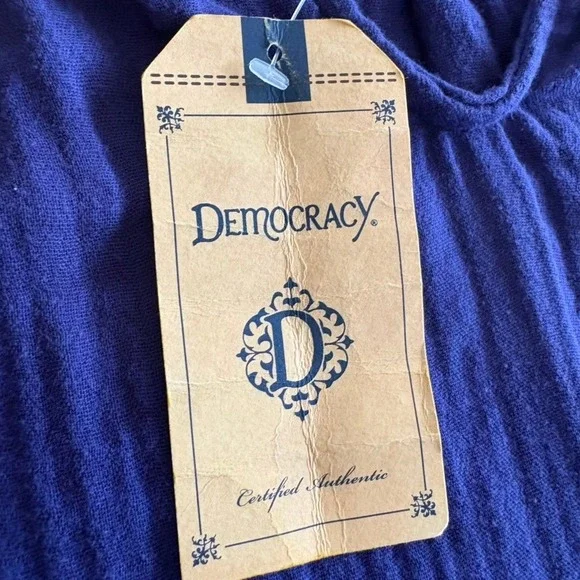 NWT Democracy Blouse XS Blue Crinkle Gauze Embroidered Short Sleeve Smocked - Picture 5 of 11